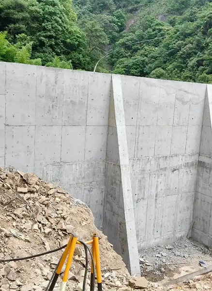 长治屯留县重力式挡土墙